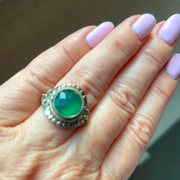 Vintage Green Onyx & Sterling Silver Boho Ring - Picture 4 of 9